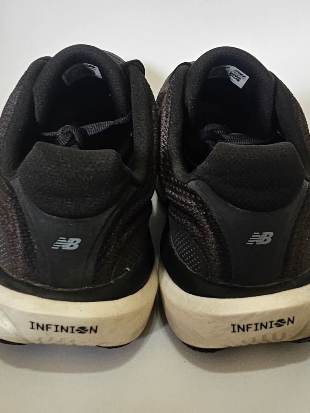 Women's New Balance 1080v15 size 9.5 - Picture 4 of 8